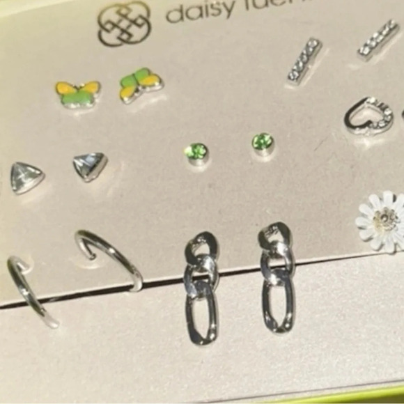 2 NEW Box Sets of Earrings - Daisy Fuentes and MixIt Sensitive Ears - Picture 14 of 14